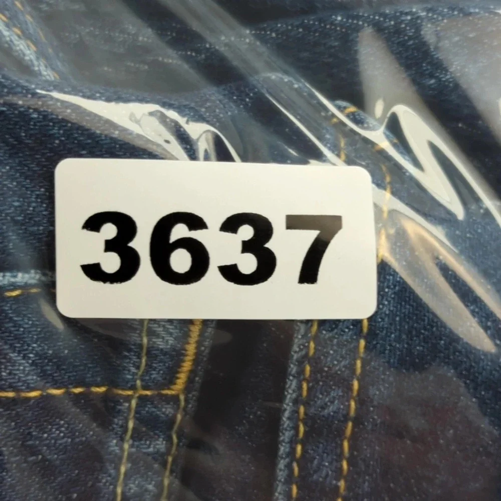 Diesel Men’s Dark Blue Bootcut Jeans - Picture 12 of 12